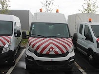 Lichte vrachtwagen iveco 354n, datum 1te inschrijving 22/12/2015, chassisnummer zcfc335a205071929, km-stand 76.806,cng - afbeelding 12 van  19