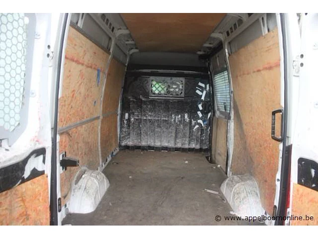Lichte vrachtwagen iveco 354n, datum 1te inschrijving 22/12/2015, chassisnummer zcfc335a205071929, km-stand 76.806,cng - afbeelding 16 van  19