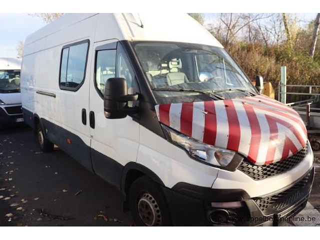 Lichte vrachtwagen iveco 35s, datum1ste inschrijving 7/12/2015, chassisnummer zcgfc335ax05066039, 55410km, euro vi, cng, c02 247, kenteken i+ii, gelijkvormigheidssattest - afbeelding 2 van  16