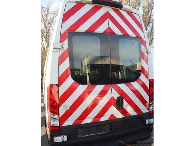 Lichte vrachtwagen iveco 35s, datum1ste inschrijving 7/12/2015, chassisnummer zcgfc335ax05066039, 55410km, euro vi, cng, c02 247, kenteken i+ii, gelijkvormigheidssattest - afbeelding 13 van  16