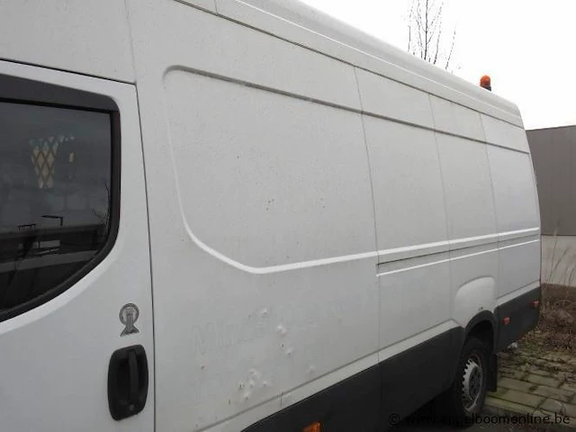 Lichte vrachtwagen iveco daily 35s14n, cng, 2998cm³, 100kw, 1e inschr 07/12/15, zcfc335a6066040, 45820km, co²-uitstoot 247g/km,euro vi,kenteken i+ii,gelijkvormigheidsattest, keuring tot 11/12/24, 2sleutels - afbeelding 13 van  19