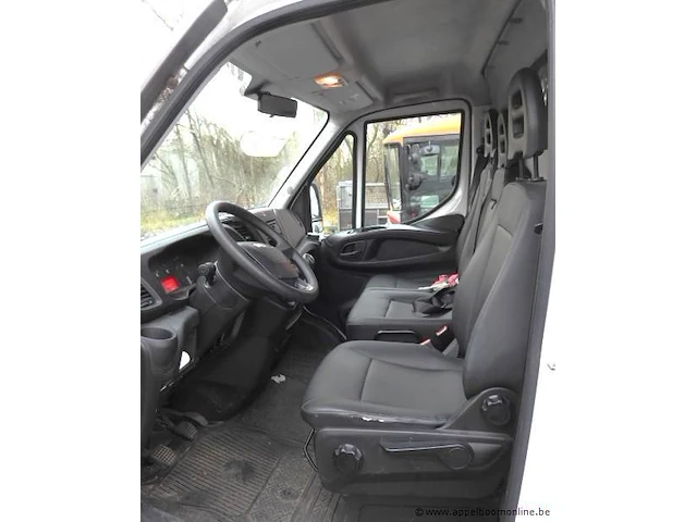 Lichte vrachtwagen iveco daily 35s14n, cng, 2998cm³, 100kw, 1e inschr 07/12/15, zcfc335a6066040, 45820km, co²-uitstoot 247g/km,euro vi,kenteken i+ii,gelijkvormigheidsattest, keuring tot 11/12/24, 2sleutels - afbeelding 14 van  19