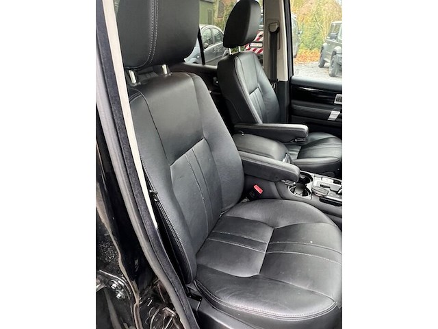 Lichte vrachtwagen landrover discovery 4, type la, variant s4kq2f, versie d7o1, ch.nr. sallaaam4ba564102, bouwjaar 14.04.2011 (sleutel, boorddocumenten: inschrijvingsbewijs deel i en gelijkvormigheidsattest) - afbeelding 6 van  41