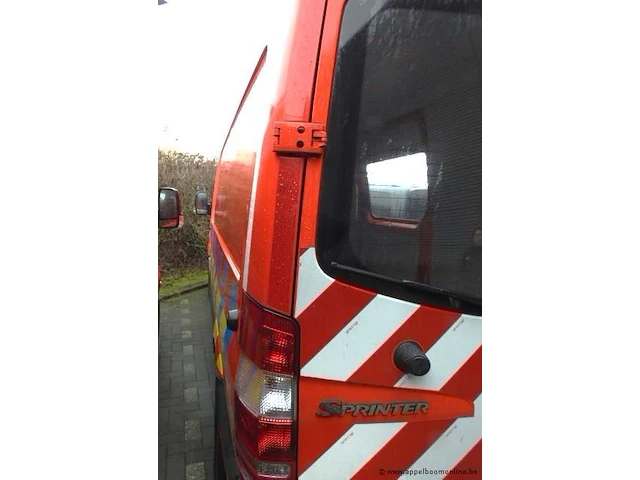 Lichte vrachtwagen mercedes sprinter 315cdi,diesel,2148cm³,110kw,1e inschr 23/3/09, wdb906331s381267,km ng (vlgs laatste keuring dd 12/7/23: 197.566km),co²-uitstoot 99g/km,euro4,kenteken i+ii,gelijkvormigheidsattest, keuring tot 04/8/24, 2sleutels - afbeelding 8 van  12