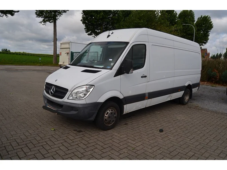 Lichte vrachtwagen mercedes sprinter