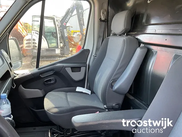Lichte vrachtwagen met hoogwerker - afbeelding 2 van  12