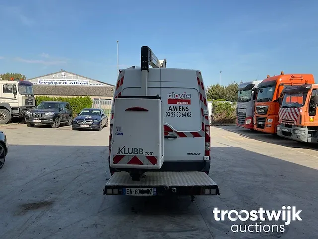 Lichte vrachtwagen met hoogwerker - afbeelding 8 van  12