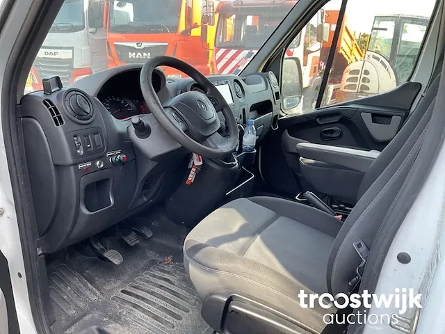 Lichte vrachtwagen met hoogwerker - afbeelding 9 van  12