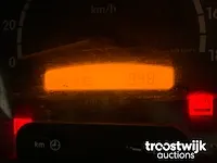 Lichte vrachtwagen met laadbak - afbeelding 2 van  17