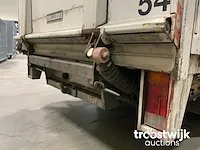 Lichte vrachtwagen met laadbak - afbeelding 7 van  17