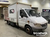 Lichte vrachtwagen met laadbak - afbeelding 11 van  17