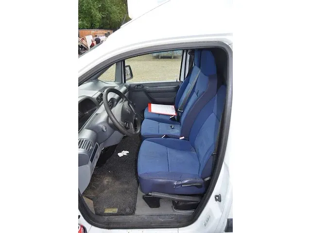 Lichte vrachtwagen peugeot expert, type bzwjyb, ch.nr. vf3bzwjyb86167746, bouwjaar 02.05.2005 (sleutel en alle boorddocumenten) (21) - afbeelding 2 van  33