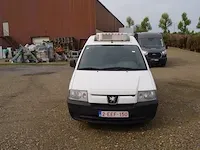 Lichte vrachtwagen peugeot expert, type bzwjyb, ch.nr. vf3bzwjyb86167746, bouwjaar 02.05.2005 (sleutel en alle boorddocumenten) (21) - afbeelding 4 van  33