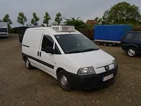 Lichte vrachtwagen peugeot expert, type bzwjyb, ch.nr. vf3bzwjyb86167746, bouwjaar 02.05.2005 (sleutel en alle boorddocumenten) (21) - afbeelding 16 van  33