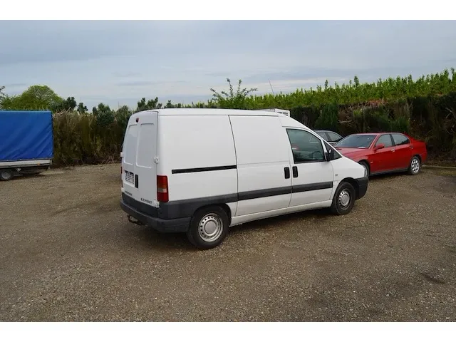 Lichte vrachtwagen peugeot expert, type bzwjyb, ch.nr. vf3bzwjyb86167746, bouwjaar 02.05.2005 (sleutel en alle boorddocumenten) (21) - afbeelding 22 van  33