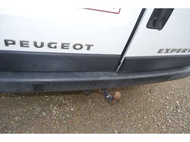 Lichte vrachtwagen peugeot expert, type bzwjyb, ch.nr. vf3bzwjyb86167746, bouwjaar 02.05.2005 (sleutel en alle boorddocumenten) (21) - afbeelding 28 van  33