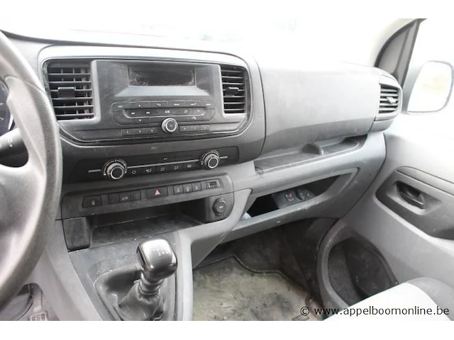 Lichte vrachtwagen peugeot expert,diesel, 1560cm³,85kw,1e inschr 06/4/17,vf3vbbhxhhz009759,237087km, co²-uitstoot ng, euro6b, zonder kenteken i+ii, gelijkvormigheidsattest, keuring tot 31/1/26, 1sleutel - afbeelding 18 van  22