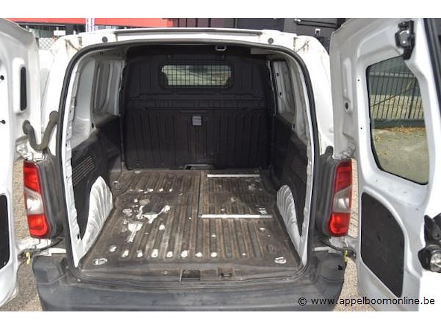 Lichte vrachtwagen peugeot, partner, datum eerste insch 16/07/2019, vr3efbhwbkn528454, 1560cm³, 55kw, diesel, euro 6b, kilometerstand 361413km - afbeelding 4 van  12