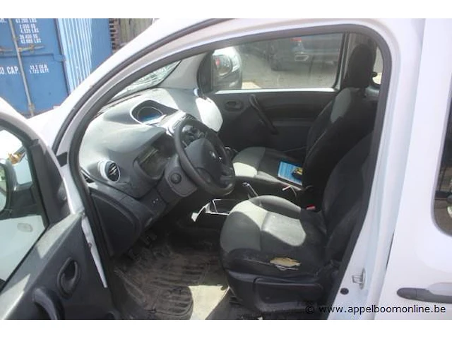 Lichte vrachtwagen renault kangoo,diesel, 1461cm³,66kw,1e inschr 02/5/17, vf1fw51m158176494, 168931km, co²-uitstoot ng, euro6b, kenteken i (ii ontbreekt), gelijkvormigheidsattest, keuring tot 22/9/24, 1sleutel - afbeelding 11 van  16