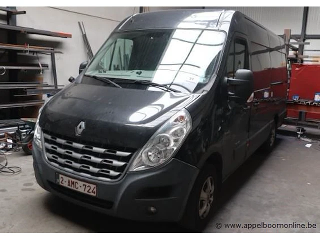 Lichte vrachtwagen renault master, datum 1ste inschrijving 20/5/2013, chassisnummer vf1maf6fc490995018, km-stand 138.288, euro 5, schade rondom carroserie - afbeelding 1 van  12