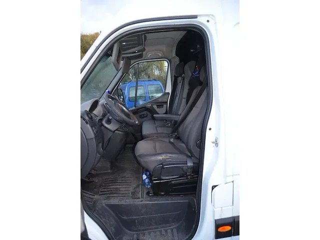 Lichte vrachtwagen renault master, type ma, variant maf4y, versie maf4ye, ch.nr. vf1maf4ye52833593, bouwjaar 02/04/2015 (sleutel, inschrijvingsbewijs deel i en gelijkvormigheidsattest) (75) - afbeelding 21 van  38