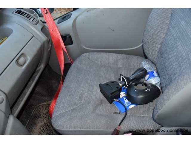 Lichte vrachtwagen renault, traffic, datum eerste insch 05/12/2011, vf1flfhahcv419479, 1995cm³, 84kw, diesel, euro 4, kilometerstand vlgs laatste keuring 264942km - afbeelding 9 van  10