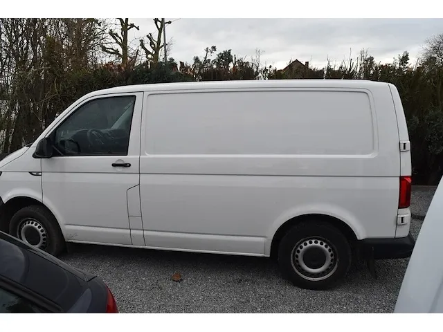 Lichte vrachtwagen volkswagen transporter, type 7j0, variant gcxgb280x0, versie nnfm52z1116nvr217mmg3rl6323, ch.nr. wv1zzz7hzjh155330, bj. 19.06.2018 (sleutel en alle boorddocumenten) - afbeelding 32 van  38