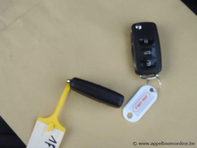 Lichte vrachtwagen vw caddy, cng,1984cm³,80kw,1e inschr 19/11/13, wv1zzz2kzex060426, 47139km,co²-uitstoot 156g/km,euro5,kenteken i+ii, gelijkvormigheidsattest, keuring tot 19/11/24,2sleutels - afbeelding 5 van  13