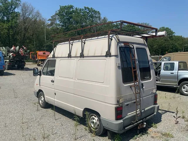 Lichte vrachtwagen - afbeelding 8 van  27
