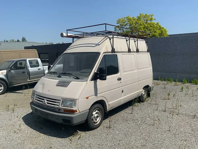 Lichte vrachtwagen - afbeelding 1 van  27