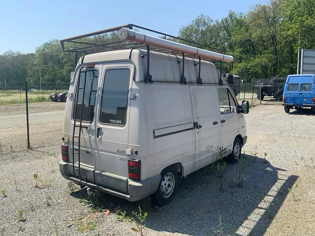 Lichte vrachtwagen - afbeelding 24 van  27