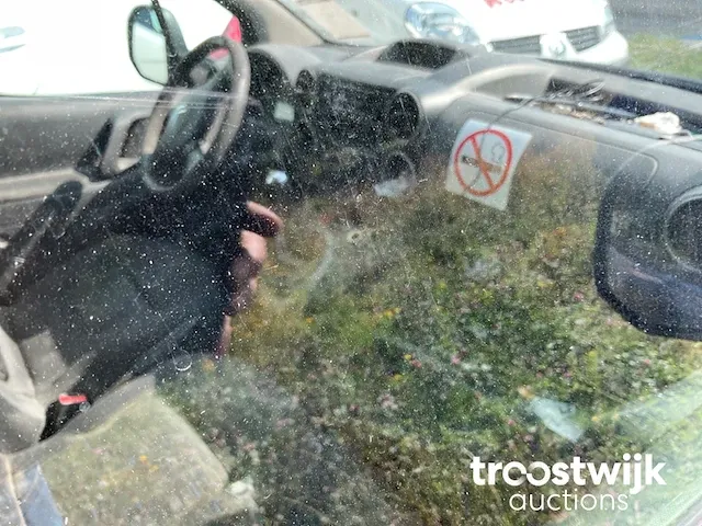 Lichte vrachtwagen - afbeelding 2 van  16