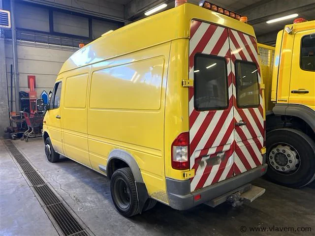 Lichte vrachtwagen - afbeelding 6 van  11