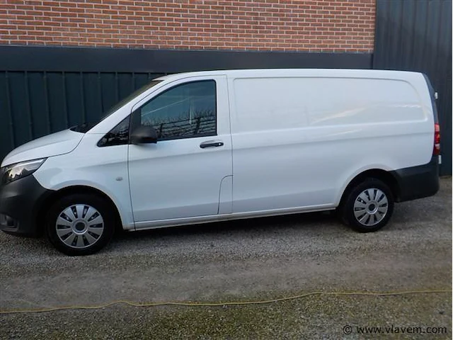 Lichte vrachtwagen - afbeelding 11 van  18