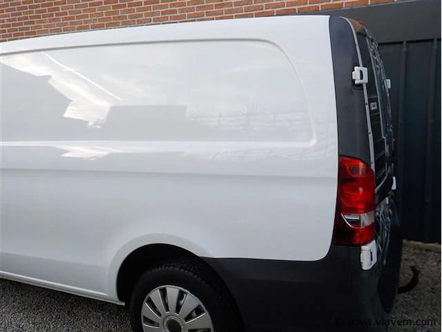 Lichte vrachtwagen - afbeelding 12 van  18