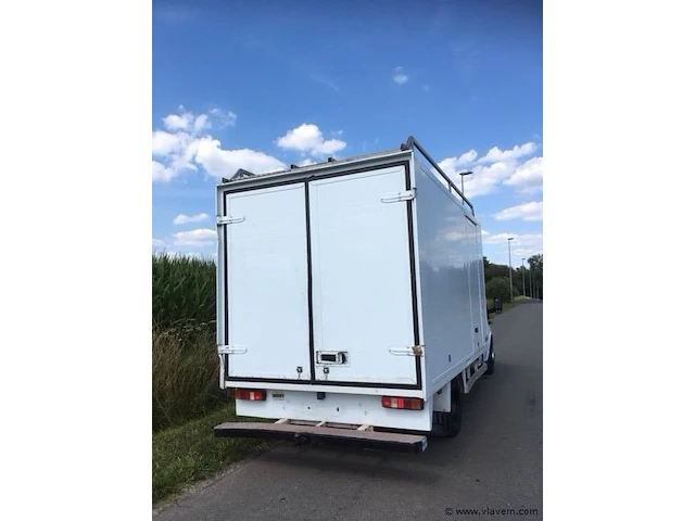 Lichte vrachtwagen - afbeelding 9 van  13