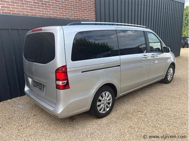 Lichte vrachtwagen - afbeelding 11 van  16