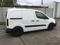 Lichte vrachtwagen - afbeelding 3 van  14