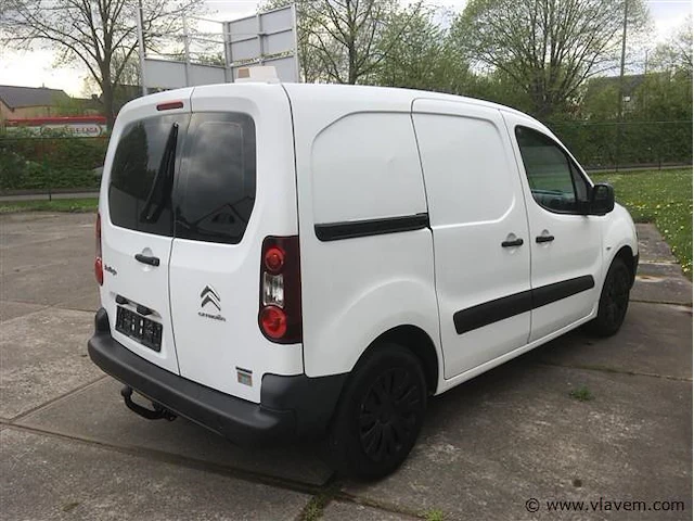 Lichte vrachtwagen - afbeelding 9 van  14