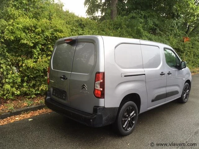 Lichte vrachtwagen - afbeelding 16 van  22