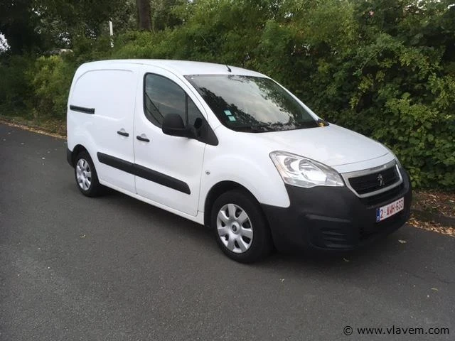 Lichte vrachtwagen - afbeelding 1 van  16