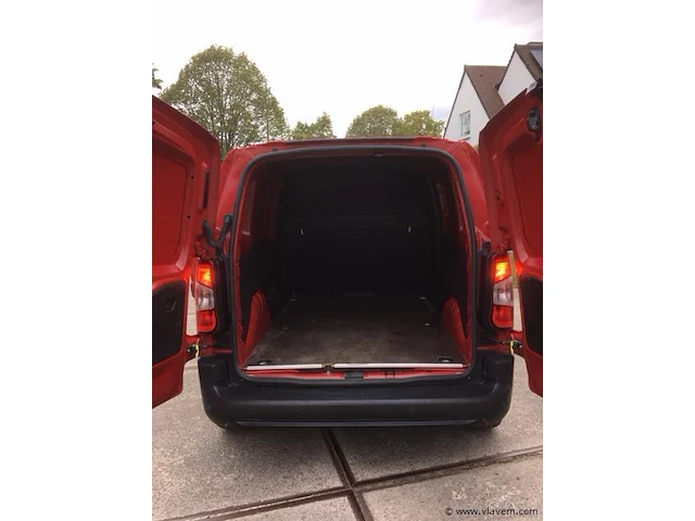 Lichte vrachtwagen - afbeelding 5 van  20