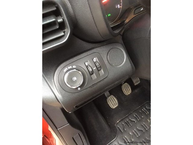 Lichte vrachtwagen - afbeelding 3 van  16