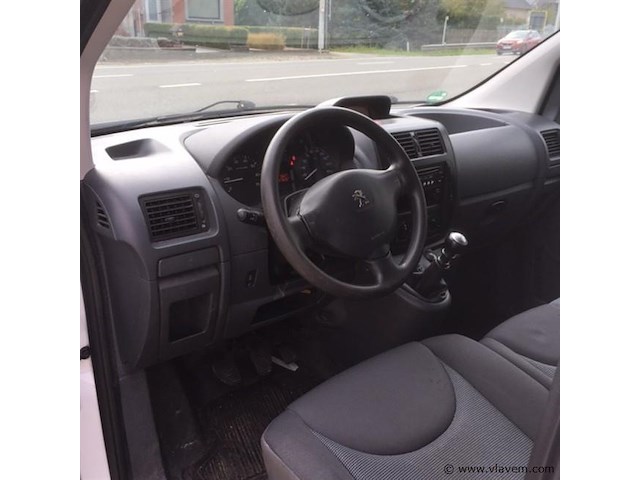 Lichte vrachtwagen - afbeelding 5 van  16