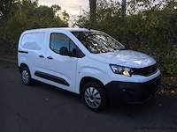 Lichte vrachtwagen - afbeelding 12 van  25