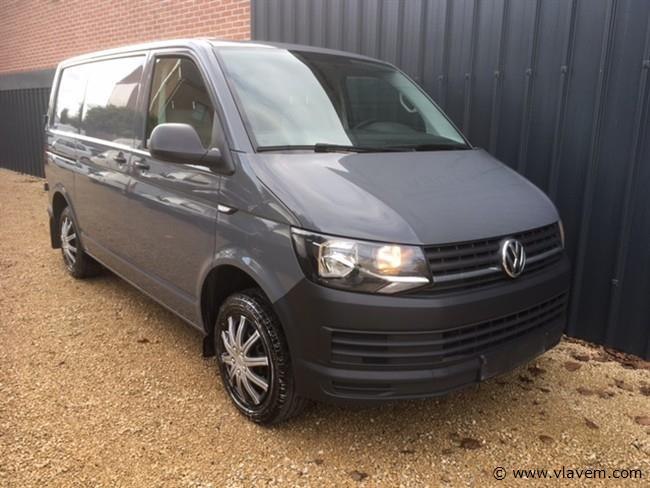 Div. voertuigen, wo. lichte vrachtwagens renault trafic, peugeot expert en hatchbacks fabr. opel en renault