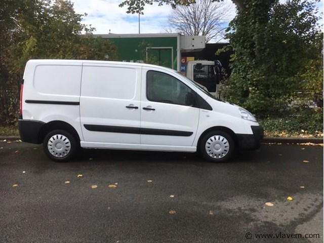 Lichte vrachtwagen - afbeelding 9 van  16