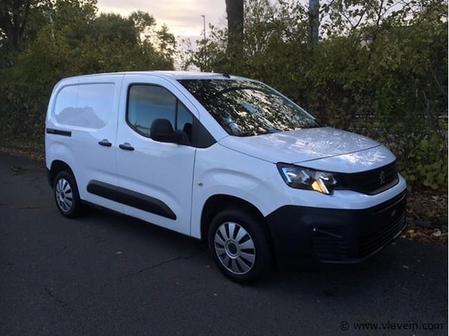 Lichte vrachtwagen - afbeelding 12 van  25