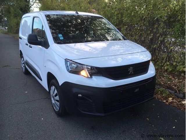 Lichte vrachtwagen - afbeelding 19 van  25