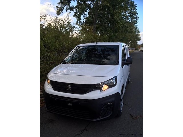 Lichte vrachtwagen - afbeelding 21 van  25